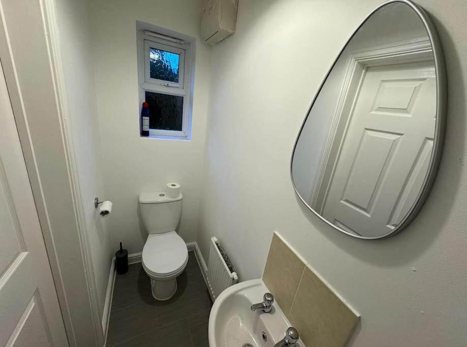 Villa Modern Townhouse - 3 Bed 2.5 Bath 2 Private Gated Parking Wellingborough Exterior foto