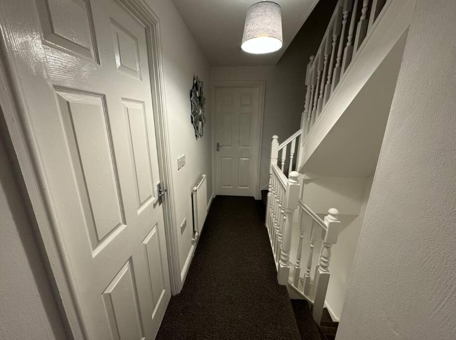 Villa Modern Townhouse - 3 Bed 2.5 Bath 2 Private Gated Parking Wellingborough Exterior foto