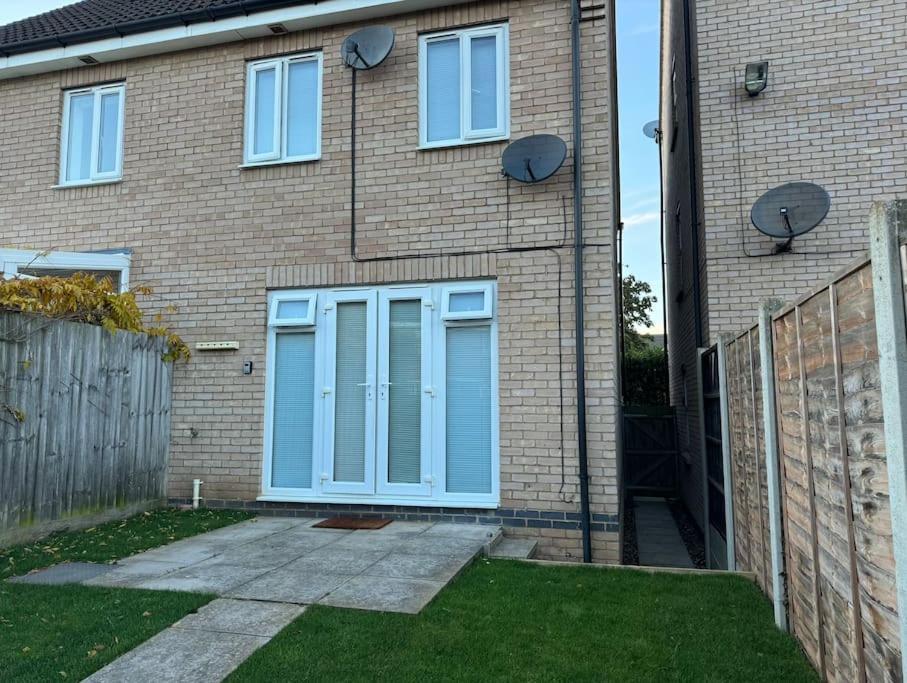 Villa Modern Townhouse - 3 Bed 2.5 Bath 2 Private Gated Parking Wellingborough Exterior foto