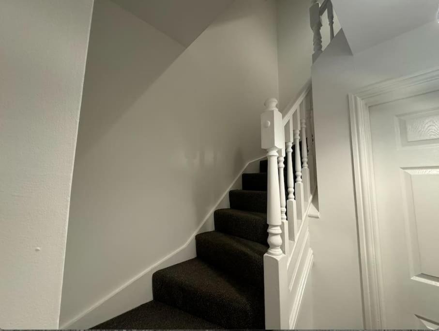 Villa Modern Townhouse - 3 Bed 2.5 Bath 2 Private Gated Parking Wellingborough Exterior foto